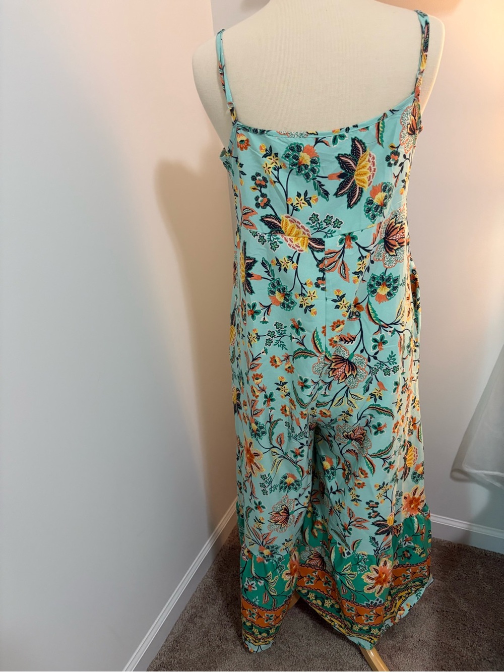 Emery Rose Floral Jumpsuit with Ruffled Legs - Picture 8 of 13